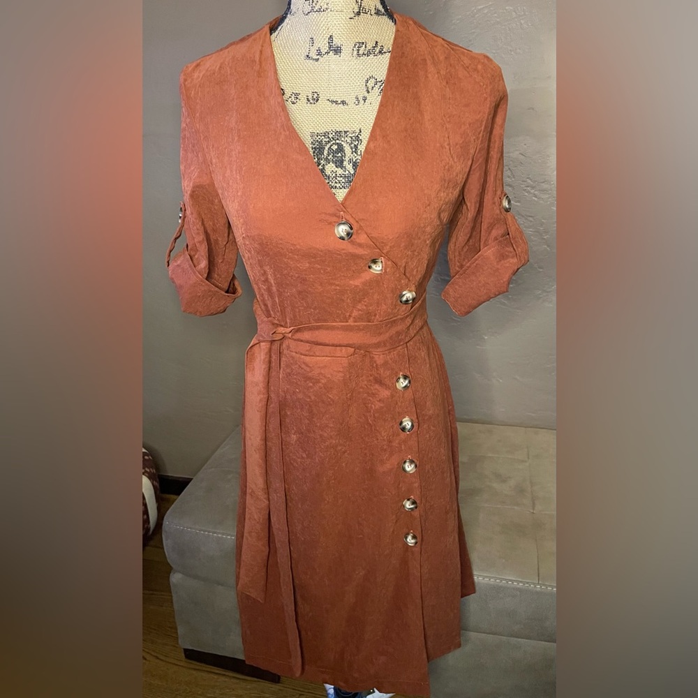 HYFVE Rust Buttoned Down V neck Dress Suede like feel 3/4 sleeves Size S PTP 16”
